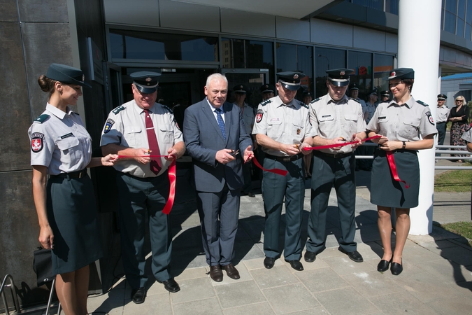 Iškilmingai atidarytas į naujas patalpas persikėlęs Vilniaus policijos komisariatas