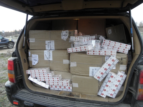 Po gaudynių nutvertas kontrabandines cigaretes vežęs lenkas
