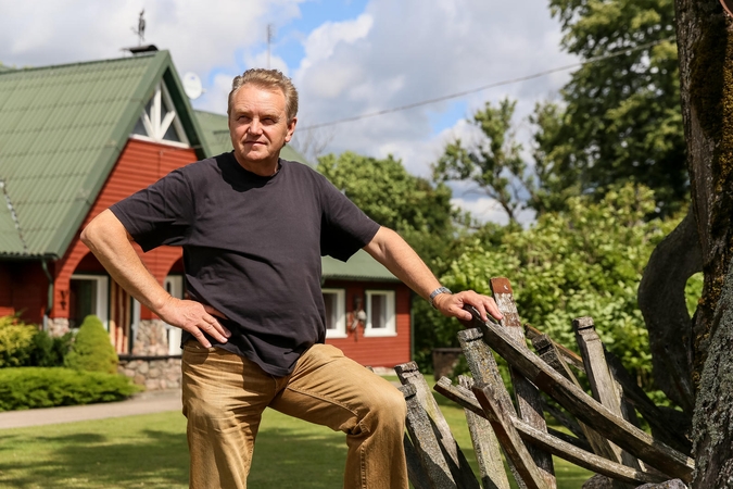 Įsiausta į naują drabužį dvarvietė klesti