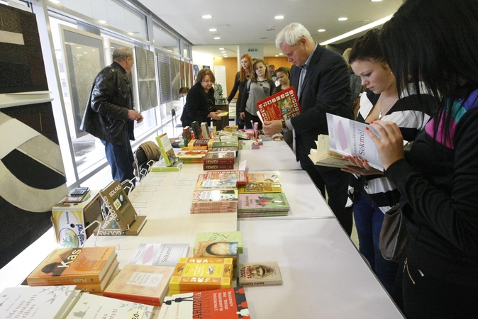 Ilgąjį penktadienį knygų mugėje žiba literatūros žvaigždynas