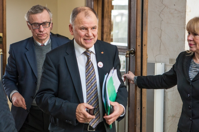 Į Afriką išvykstantis V. Andriukaitis: Ebolos grėsmė aktuali visiems