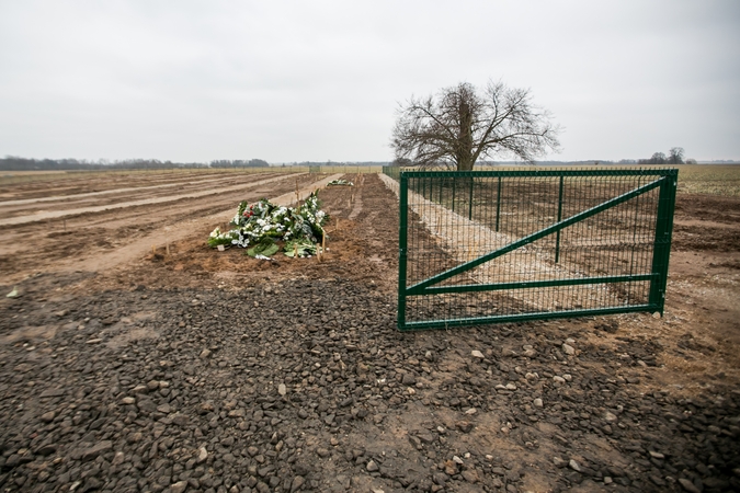 Galvosūkis – kaip neįklimpus purvyne pasiekti kapines