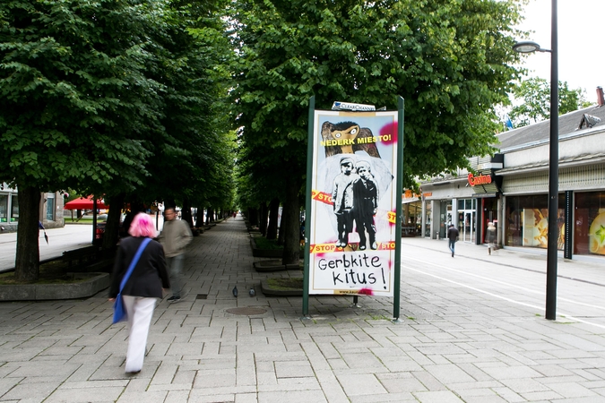 Ginčai – dėl plakato su beždžione