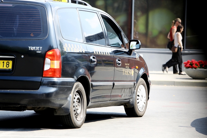 Incidentas: taksi vairuotojas buvo sužeistas kliento bute po to, kai suteikė jam paslaugas.
