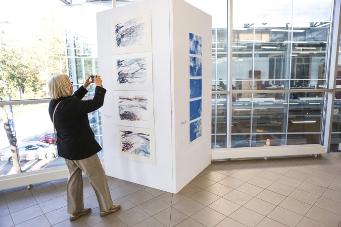 Akvarelės bienalė: spalvų virpesiai baltuose lapuose