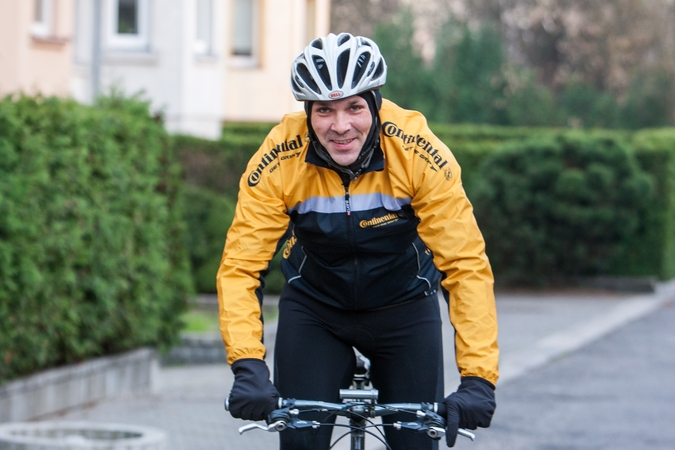 Medikas kasdien dviračiu numina bent 100 kilometrų