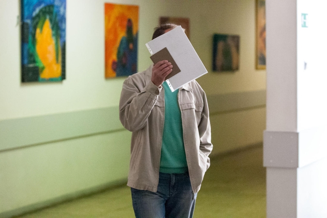 H. Daktarą į teisiamųjų suolą pasodinusį pareigūną pražudė godumas