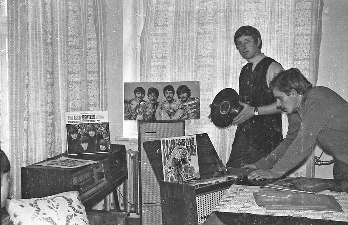 Istorija: kadre įamžintas pirmasis į Šilutę atkeliavęs "The Beatles" diskas ir muzikos perrašymas į magnetines juosteles. 