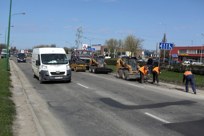 Šilutės plento remontas vairuotojų nepradžiugino