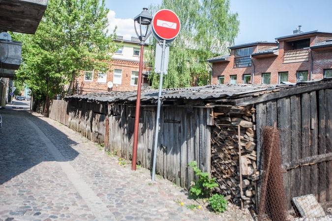 Kada neliks apgriuvusių sandėliukų?