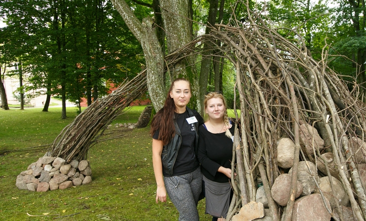 Raudondvaryje – laikinų kūrinių fiesta
