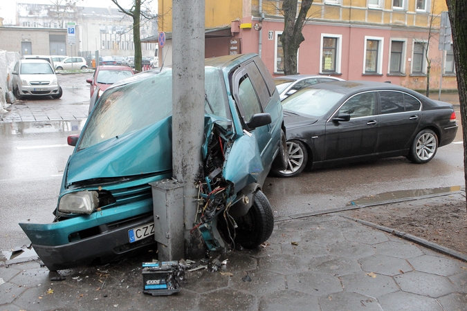 Kauno gatvėse pasipylė avarijos