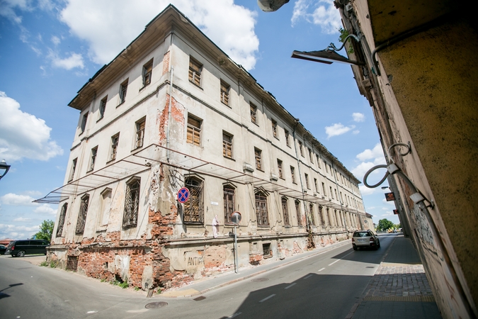 Šašas: senosios žydų ligoninės savininkai ir toliau gąsdins praeivius.