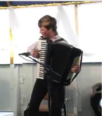 Ant „Muzikuojančio kelto“ denio – M. Levickis