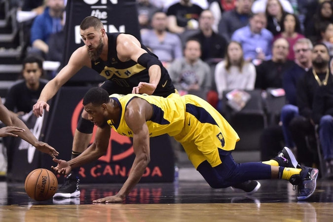 NBA: J. Valančiūno trinktelėjimas D. Saboniui ir istorinis „Raptors“ pasiekimas