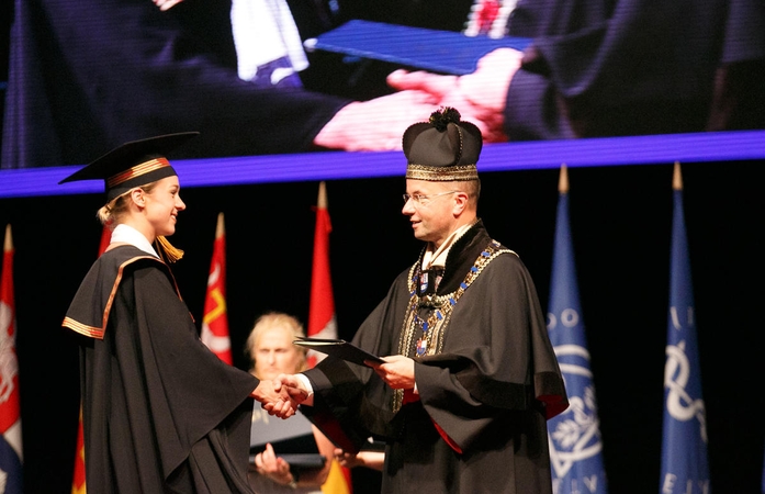 Diplomai – beveik tūkstančiui LSMU absolventų