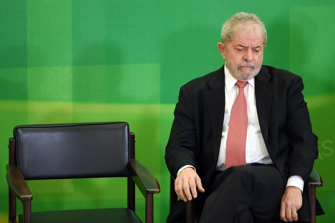 Buvęs Brazilijos prezidentas tapo savo įpėdinės administracijos vadovu