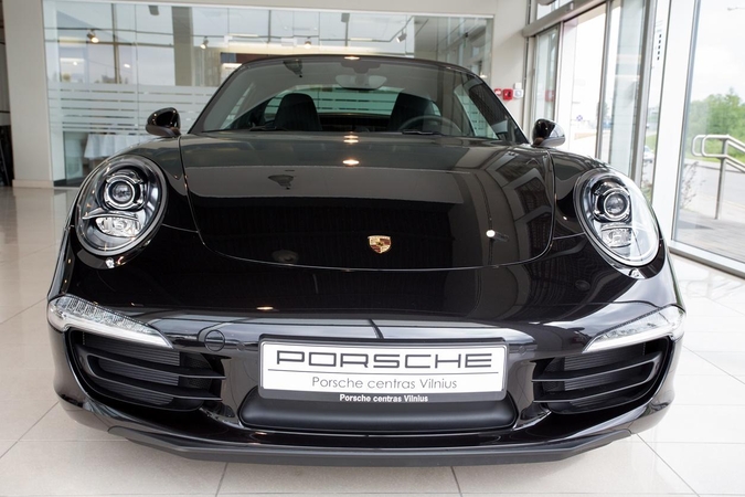 Į Lietuvą atkeliavo atjaunėjusi „Porsche“ legenda – „911 Targa 4S“