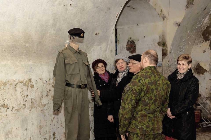 III forte – kariuomenės uniformų paroda