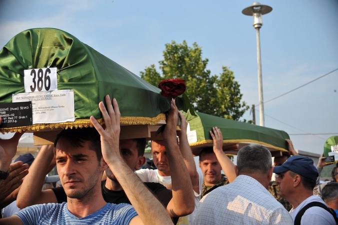 Bosnijoje perlaidojami 409 Srebrenicos žudynių aukų palaikai (papildyta)