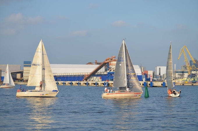 „Kuršių marių regata“ uostamiestyje startavo atgaivindama ilgametę tradiciją