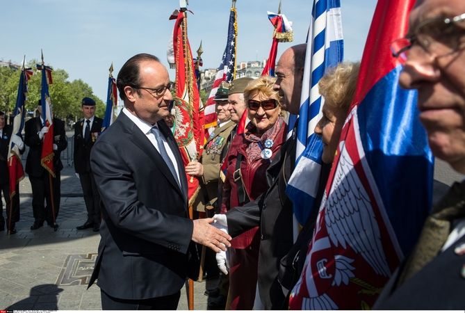 Antrojo pasaulinio karo minėjimui Paryžiuje vadovavo Prancūzijos prezidentas