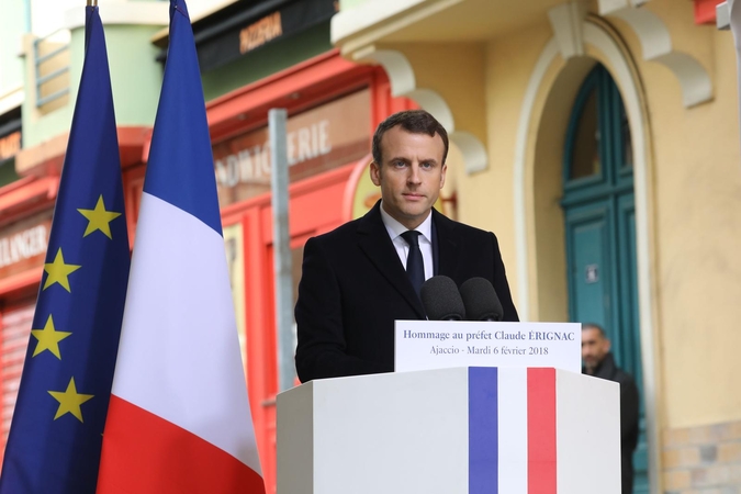 E. Macronas žada išlaikyti Korsikos salą Prancūzijoje
