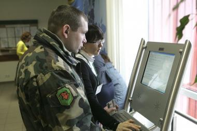 Mokesčių inspekcija balandžio mėnesį dirbs ilgiau
