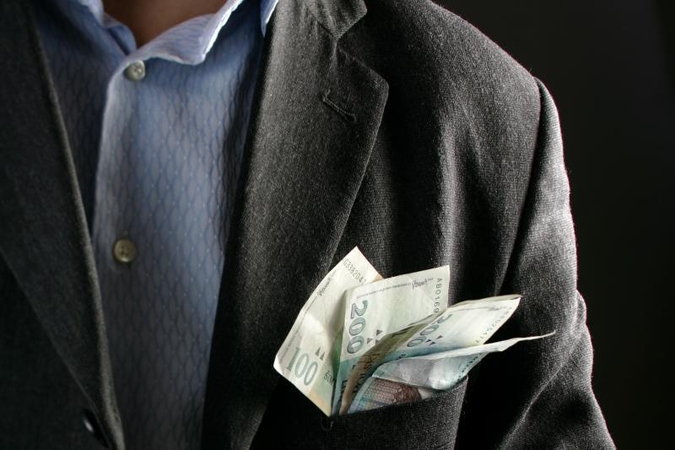 „Versli Lietuva“ turi nutraukti 0,6 mln. Lt sutartį su „Kaleidoscope“