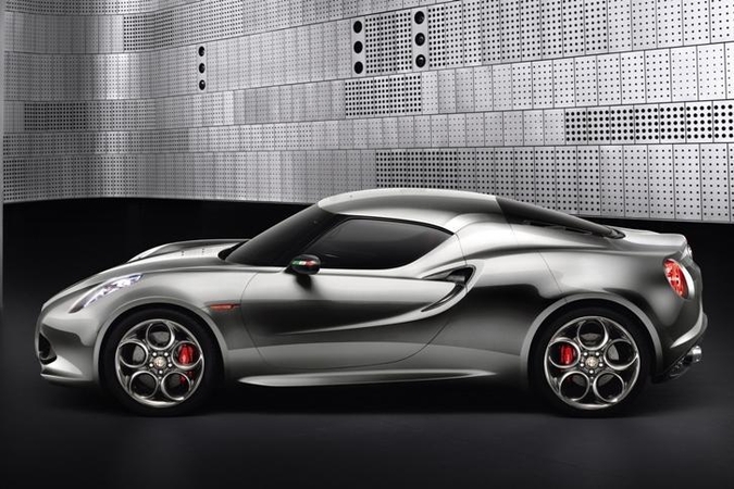 Frankfurte „Alfa Romeo“ stebins technologinėmis naujovėmis