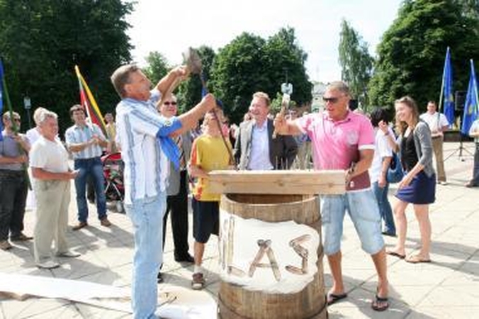 Klaipėdiečiai reikalavo ministrų atsistatydinimo