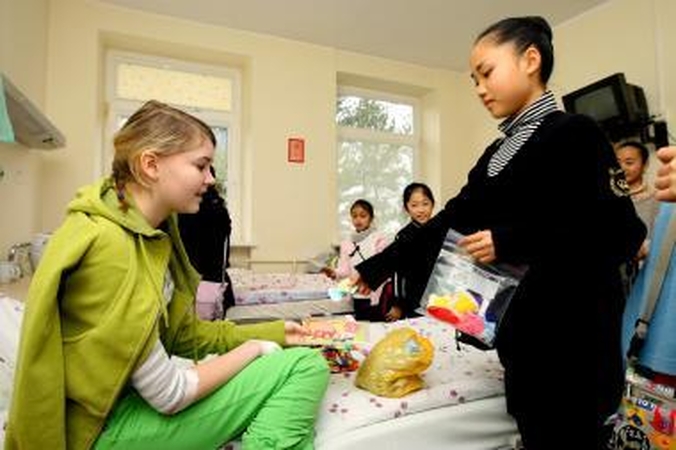 Japonai  ligoniukams dovanojo popierines gerves