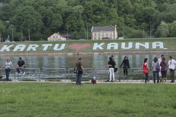 Krantinės trinkelės jau byra?