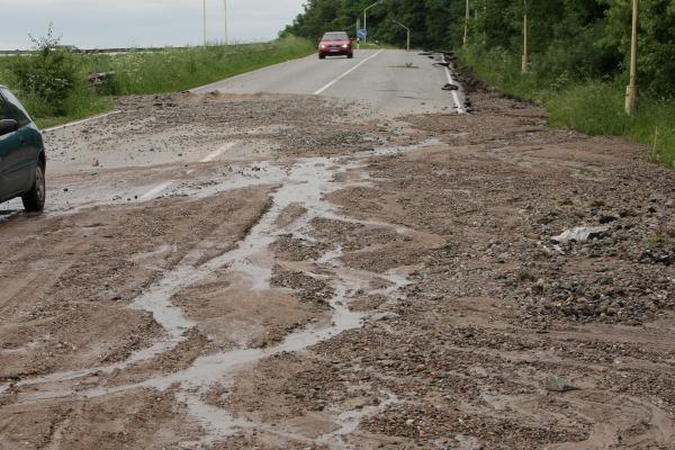 Kolumbijoje žemės nuošliauža galėjo užversti iki 200 žmonių