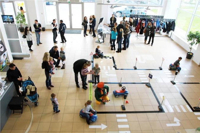 Klaipėdos „Krasta auto“ salone karaliavo vaikai