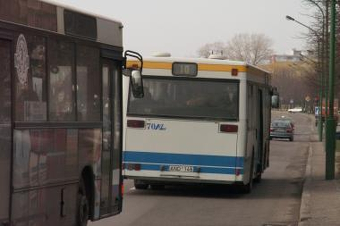 Autobuso vairuotojas sužalojo keleivę
