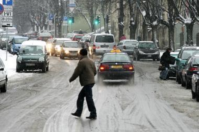 Savaitgalis bus šiltas, bet vėjuotas ir lietingas