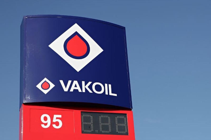 Degalinių tinklas „Vakoil“ kovą skelbia vairuojančių moterų mėnesiu
