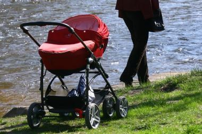 Lietuvoje motinos gyvena geriau nei kaimyninėse šalyse (papildyta)