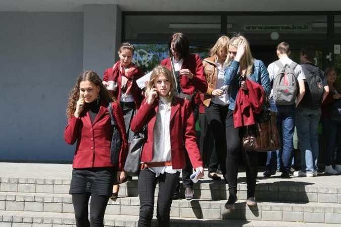 Abiturientai raginami nestoti į mokamas vietas Lietuvos universitetuose