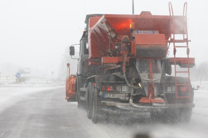 Kelininkai: Žardupės gatvėje pusnys siekė apie 80 centimetrų (papildyta)