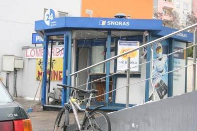 Nustatyta gauja, sprogdinusi bankomatus (papildyta)