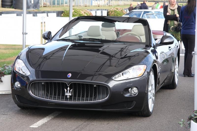 "Maserati GranCabrio" - elegantiškas italų superautomobilis