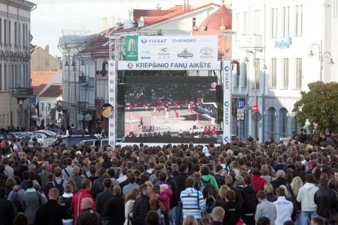 Vilniaus Rotušėje - Lietuvos rinktinės gerbėjų minios