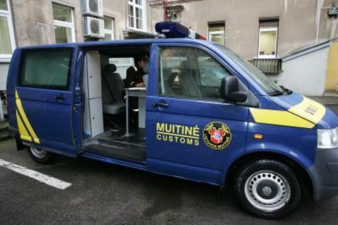 Lietuvos muitininkai prašo rusų nesudaryti kliūčių vežėjams