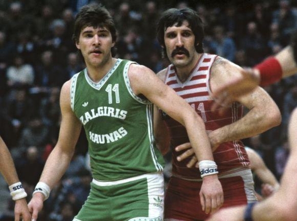 Legendos sugrįžta: sirgaliai vėl aikštėje išvys A.Sabonį ir V.Tkačenką