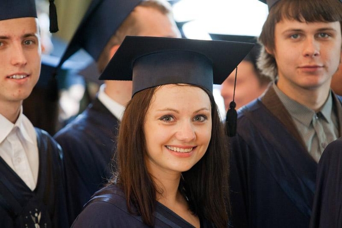 Studentai su valstybe galės atsiskaityti per ilgesnį laiką