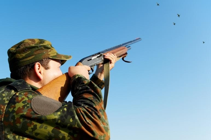 Brakonieriai grasino nušauti aplinkosaugininką