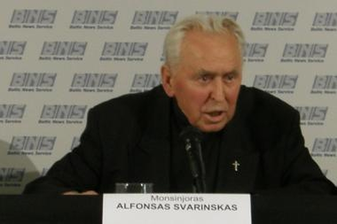 Monsinjoras A.Svarinskas: homoseksualai ruošiasi mus okupuoti (papildyta)