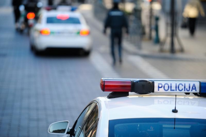 Keturių automobilių avarija sostinėje sustabdė visuomeninį transportą
